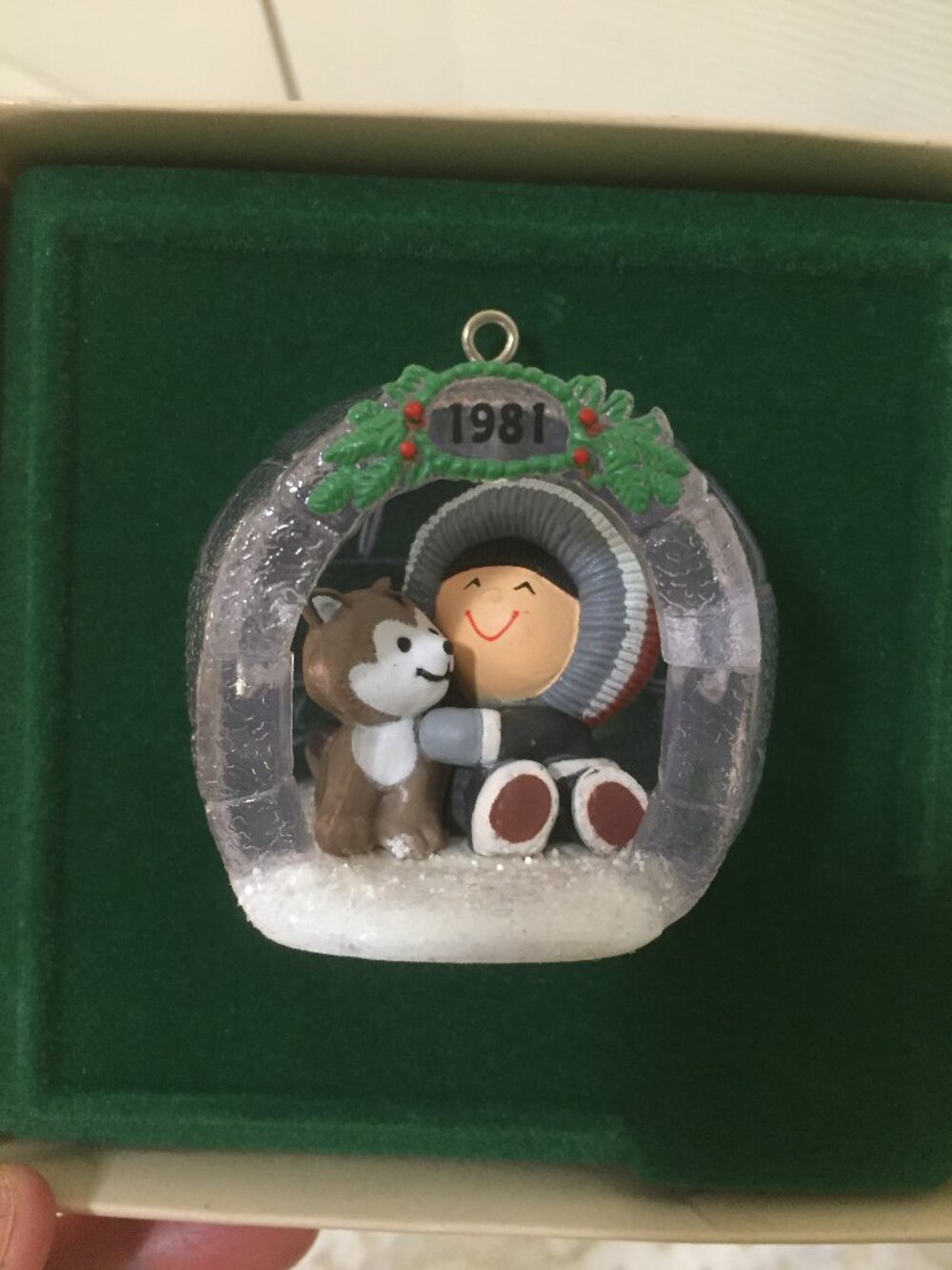 HALLMARK 1981 FROSTY FRIENDS 2ND IN SERIES ESKIMO HUSKY IGLOO ORNAMENT W BOX No